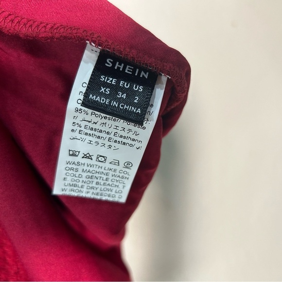 Red halter mini dress - Picture 3 of 9